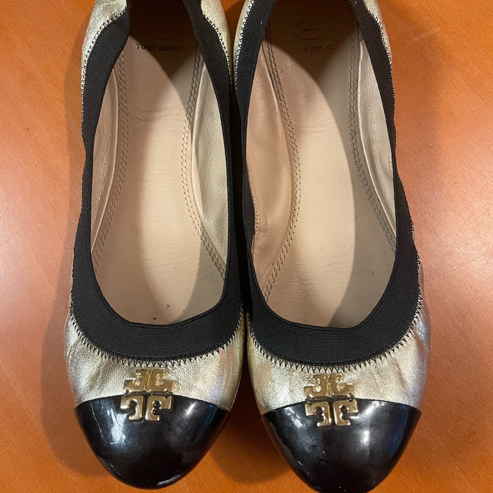Tory Burch Gold/black flats shoes sz 9.5